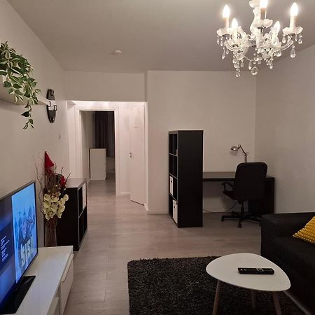 City Apartment Snellmaninkatu 22 A, Yksityinen Pistokkeellinen Paikoitus Sisaeltyy Hintaan 쿠오피오 외부 사진